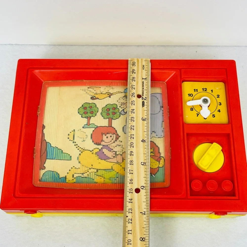 Vintage Blue-Box Musical Toy TV Wind Up Scrolling Jungle Animals Red Yellow 1970